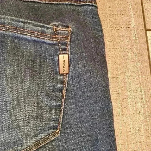 𝟏8𝟐2 D𝐞n𝐢m W𝐨m𝐞n's  S𝐢z𝐞 𝟖 𝐄U𝐂 - Picture 7 of 7